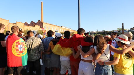 Gemeinschaft bei der Abschlussmesse der Tage der Begegnung in Aveiro / © Elena Hong (DR)