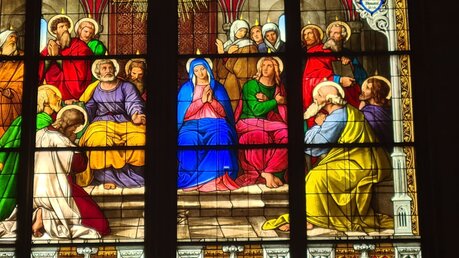 Darstellung der Gottesmutter und den Aposteln im Kölner Dom (DR)