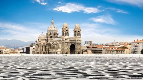 Kathedrale La Major in Marseille / © posztos (shutterstock)