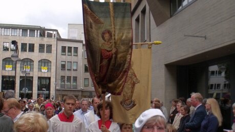 Fronleichnam in Köln - Pontifikalamt und Prozession 52 / © Verena Tröster (DR)
