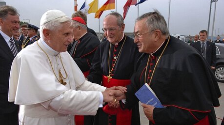 Joachim Kardinal Meisner mit Kardinal Lehmann beim Weltjugendtag 2005 in Köln / © kna (KNA)
