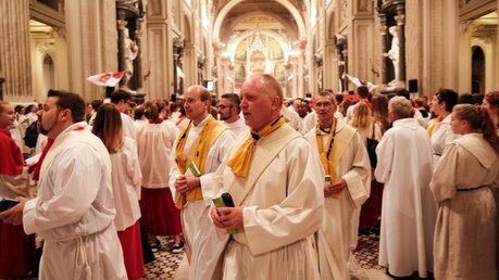 Messdiener, Diakone und Betreuer aus dem ganzen Erzbistum / © Luis Rüsing 