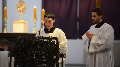 Paolo R. und Benedikt Kellermann beim Oasentag in der Minoritenkirche. / © Beatrice Tomasetti (DR)