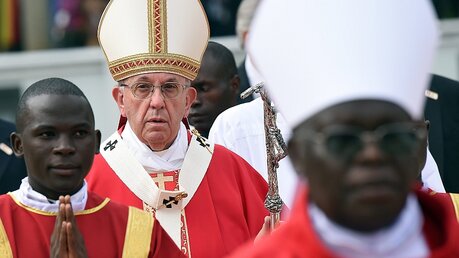 Papstmesse in Uganda  / © Daniel Dal Zennaro (dpa)