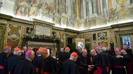 Kardinäle versammeln sich zu Franziskus' Weihnachtsansprache / © Alberto Pizzoli (dpa)