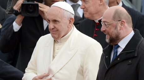  "Man kann nicht hinnehmen, dass das Mittelmeer zu einem großen Friedhof wird". (Papst Franziskus vor dem Europaparlament) (dpa)