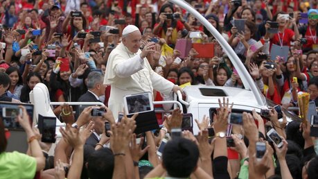 Papst-Messe in Manila (dpa)