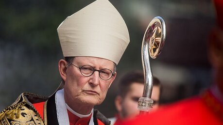 Rainer Maria Kardinal Woelki bei der Prozession für den verstorbenen Kardinal Joachim Meisner / © Rolf Vennenbernd (dpa)