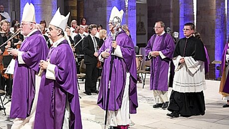 Kardinal Reinhard Marx (l-r), Erzbischof Nikola Eterovic, Apostolischer Nuntius, und der Speyerer Bischof Karl-Heinz-Wiesemann  / © Arne Dedert (dpa)