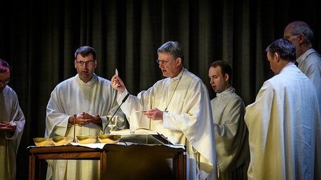 Zu Beginn der Veranstaltung wurde gemeinsam die Heilige Messe gefeiert / © Christian Knieps (Erzbistum Köln)