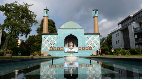 Die blaue Moschee des Islamischen Zentrums Hamburg / © Daniel Reinhardt (dpa)