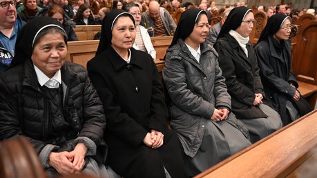 Schwester Theresia (links) und ihre Mitschwestern, die Caritasschwestern von der Liebe Jesu in Düsseldorf. / © Beatrice Tomasetti (DR)
