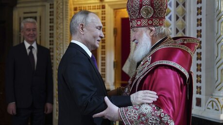 Wladimir Putin und Kyrill I. / © Oleg Varov/Russian Orthodox Church Press Service (dpa)