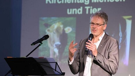 Pfarrer Friedrich Laker fordert mehr Einsatz für Tierwohl / © Friedrich Stark (epd)