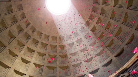 Rosenfest im Pantheon in Rom (KNA)