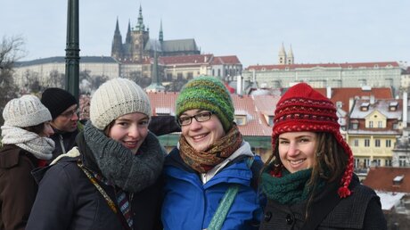 Jugendliche in Prag (KNA)