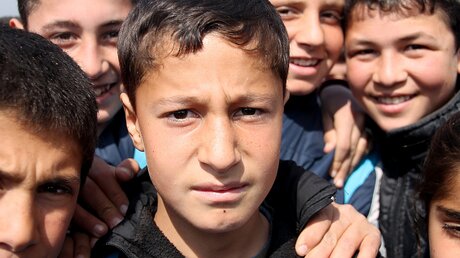 Der syrische Junge Mohammad im Camp in Kahramanmaras (dpa)