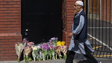 Blumenkränze nahe Londoner Moschee / © Joel Goodman (dpa)