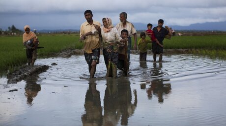 Rohingyas auf der Flucht / © Bernat Armangue (dpa)