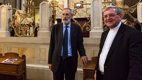 Bischof Heinrich Mussinghoff (r.) und der römische Oberrabbiner Riccardo Di Segni in der Synagoge. / © Romano Siciliani (KNA)