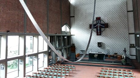 Installation in der Sankt Elisabethkirche in Kassel  / © Volker Hasenauer (KNA)