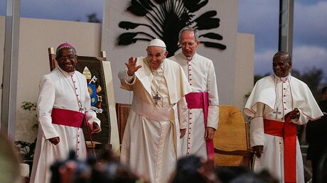 Abendgebet mit Papst Franziskus und Jugendlichen / © Paul Haring (KNA)