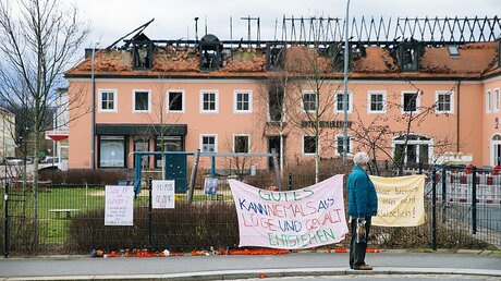 Abgebrannte Flüchtlingsunterkunft in Bautzen / © Oliver Killig (dpa)