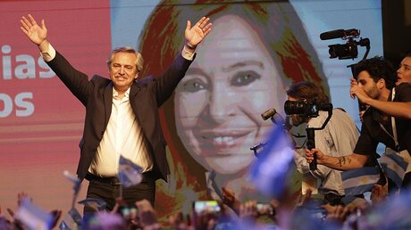 Alberto Fernandez hat die Präsidentenwahlen in Argentinien gewonnen / © Daniel Jayo (dpa)