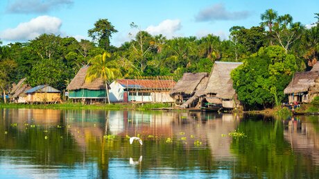 Amazonas-Dorf / © Jess Kraft (shutterstock)