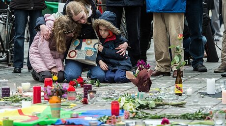 Gedenken an die Opfer am Place de la Bourse in Brüssel / © Federico Gambarini (dpa)