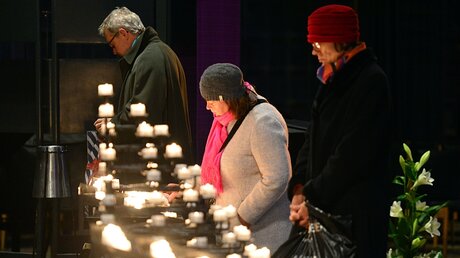 Kerzen in der Berliner Gedächtniskirche / © Maurizio Gambarini (dpa)
