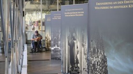 Ausstellung im Kölner Domforum / © Moritz Dege (DR)