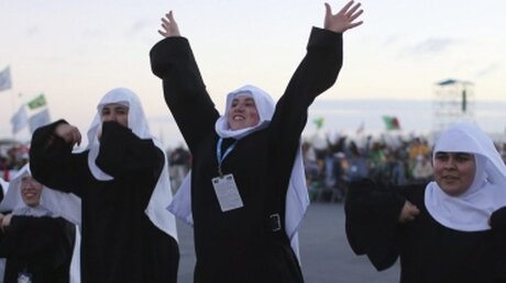 Nonnen beim Weltjugendtag in Rio de Janeiro (dpa)