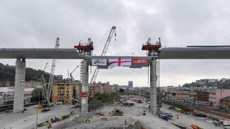Baustelle der neuen Brücke von Genua / © Fabio Ferrari (dpa)