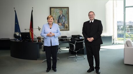 Bischof Bätzing zum Antrittsbesuch bei Bundeskanzlerin Angela Merkel / © Sandra Steins (Bundesregierung)