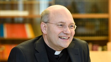 Bischof Helmut Dieser / © Harald Oppitz (KNA)