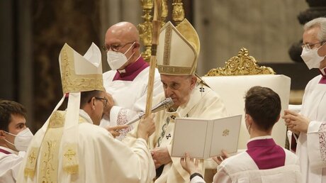 Bischofsweihe mit Papst Franziskus / © Romano Siciliani (KNA)