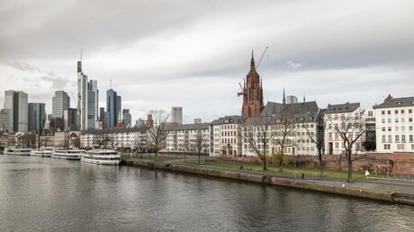 Blick auf den Kaiserdom in Frankfurt / © Bert Bostelmann (KNA)