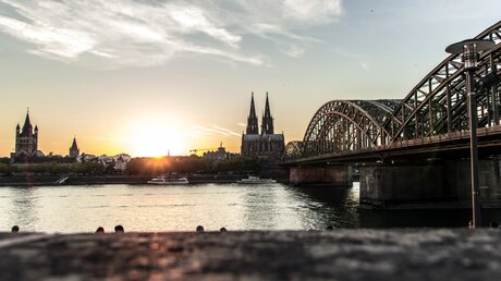 Blick auf den Kölner Dom / © 512r (shutterstock)