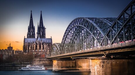 Blick auf den Kölner Dom / © Camino Coach (shutterstock)