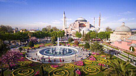 Blick auf die Hagia Sophia in Istanbul / © murattellioglu (shutterstock)