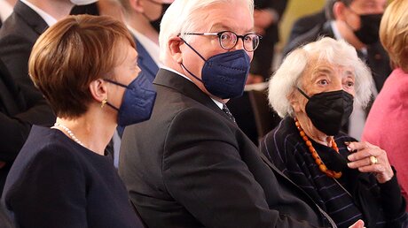Bundespräsident Frank-Walter Steinmeier und Margot Friedländer, Holocaust-Überlebende, bei Gedenkveranstaltung zum 9. November / © Wolfgang Kumm (dpa)