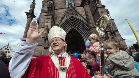 Der Freiburger Erzbischof Stephan Burger / © Patrick Seeger (dpa)