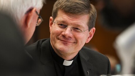 Erzbischof Burger (KNA)
