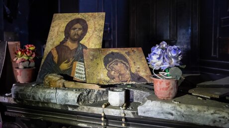 Christen unter Druck: Zerstörter Altar in einer syrischen Kirche / © Uygar Onder Simsek (KNA)