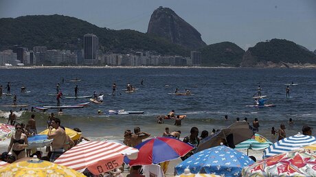 Strand von Copacabana in Rio / © Marcelo Sayao (dpa)