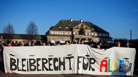 Demonstration in Dresden gegen deutsche Abschiebepraxis / © Arno Burgi (dpa)