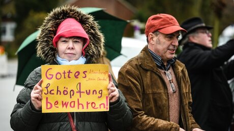 Demonstrantin für Umweltschutz / © Harald Oppitz (KNA)