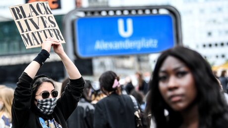 Demonstration gegen Rassismus in Berlin / © Britta Pedersen (dpa)