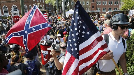 Rechtsextreme in den USA nutzen die Flagge der ehemaligen Südstaaten für ihre Zwecke / © Steve Helber (dpa)